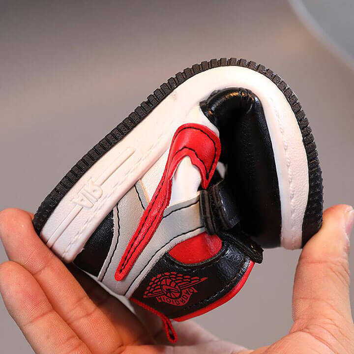 Giày thể thao cổ cao cho bé trai từ 5-12 tuổi màu đen đỏ